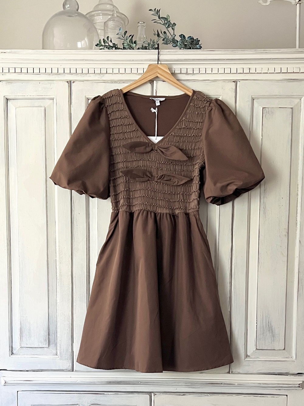 🟠NWT POLAGRAM Bubble Sleeve Mini Dress w/Smocking and Bow Detail in Brown MED